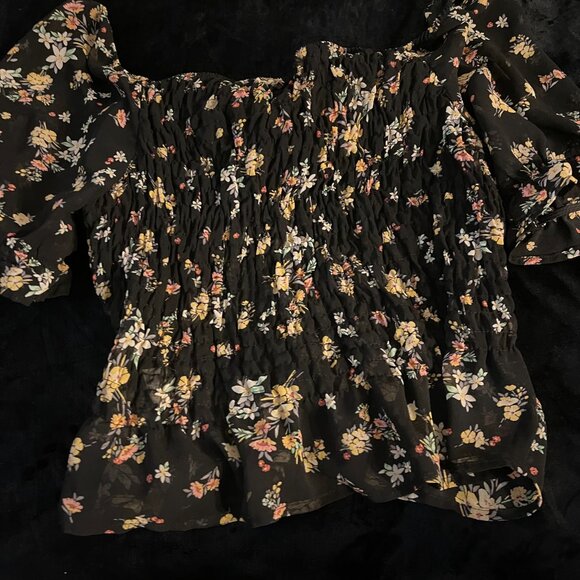 Timing Black Floral Smocked Peplum Top Size L - Picture 9 of 11
